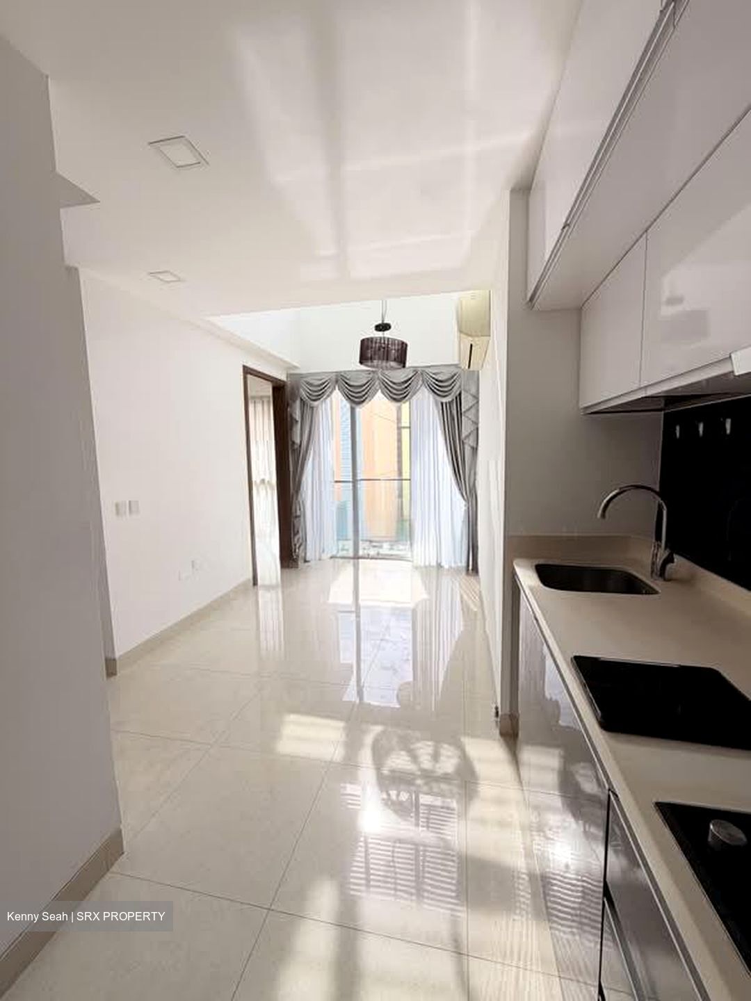 Centra Residence (D14), Apartment #571210571